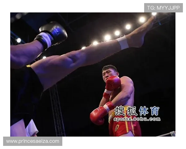 以上官鹏飞遭KO视频引发关注 强烈对抗下的意外结局引发热议 以上官鹏飞遭KO视频引发关注 强烈对抗下的意外结局引发热议