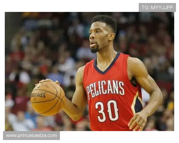 以诺里斯科尔的突破性表现为契机探索篮球技术与团队合作的创新融合 以诺里斯科尔的突破性表现为契机探索篮球技术与团队合作的创新融合